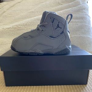 Jordan True Flight BT